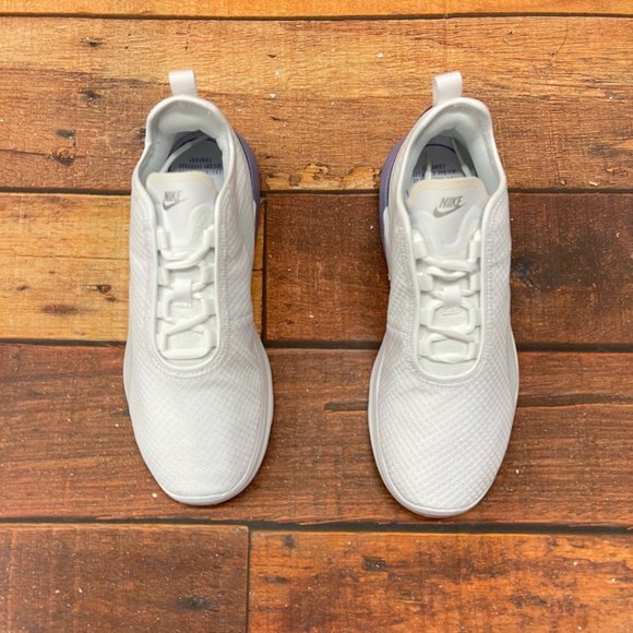 Nike Women's Air Max Motion 2 Running Shoes - Picture 3 of 7